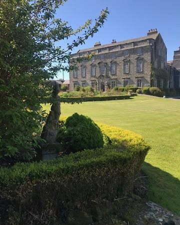 Moresby Hall Eksteriør billede
